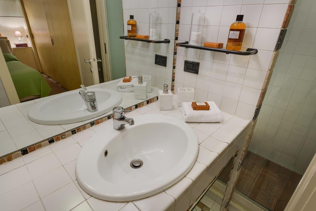 Spanish Steps Gea Apartments โรม ภายนอก รูปภาพ